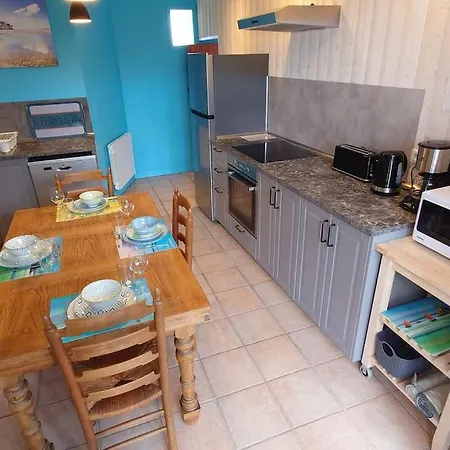 Le Mont, A La Campagne En Normandie, Proche Du Mont St Michel Lolif