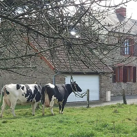 Le Mont, A La Campagne En Normandie, Proche Du Mont St Michel