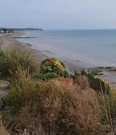 Le Mont, A La Campagne En Normandie, Proche Du Mont St Michel *